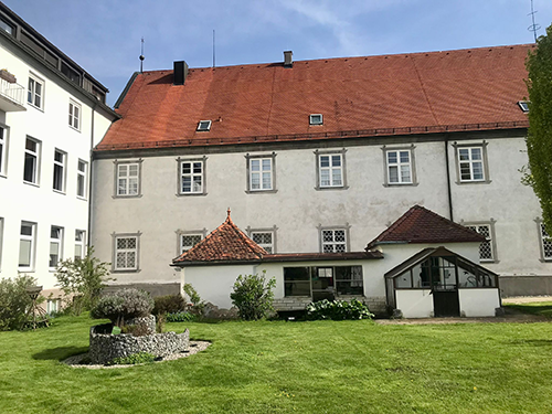 Yoga im Kloster